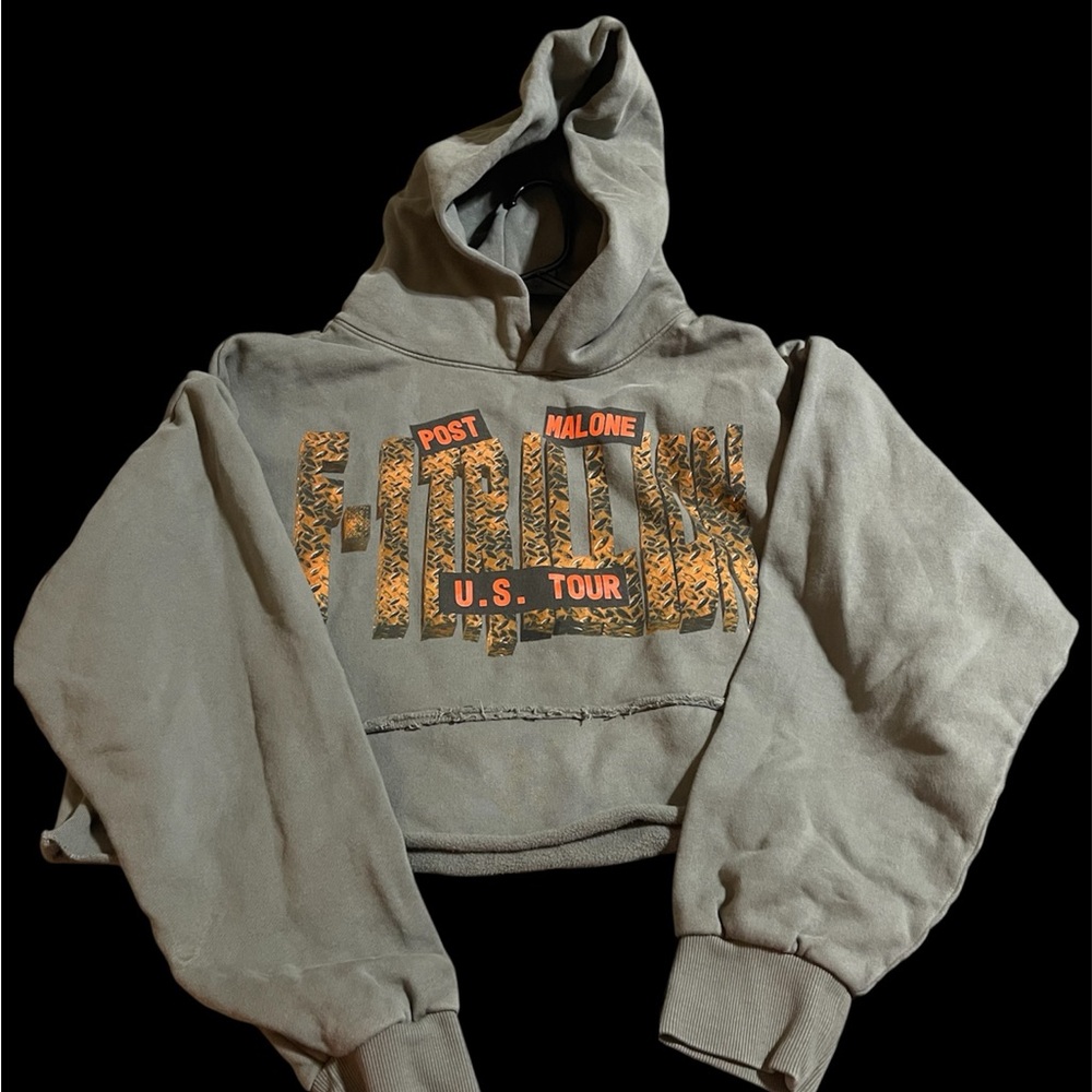 Post Malone F-1 Trillion Tour Charcoal Crop Hoodie Size Large
